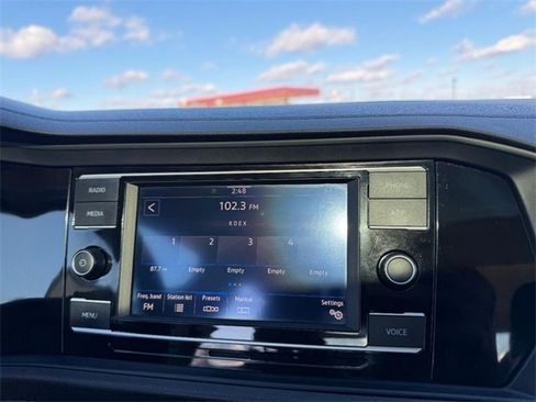 Used 2024 Volkswagen Jetta SE image 13