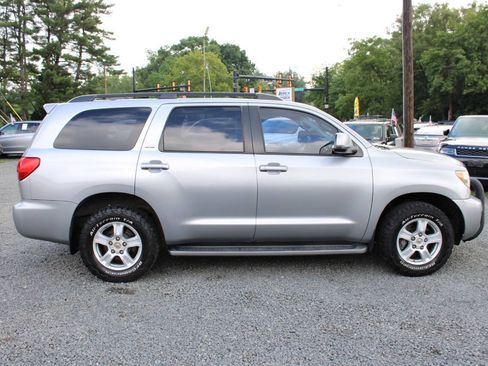 Used 2010 Toyota Sequoia SR5 AWD/4WD image 6