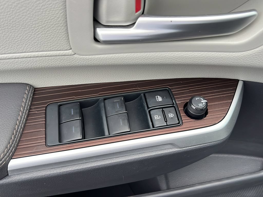 Certified 2024 Toyota Sienna XLE AWD/4WD image 12