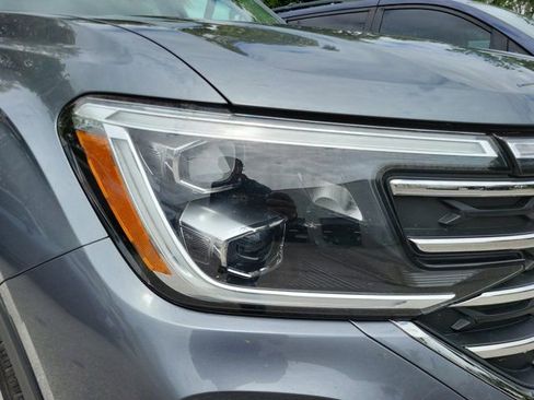 Used 2025 Volkswagen Atlas SE image 10