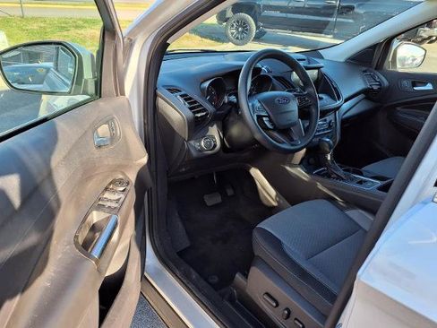 Certified 2017 Ford Escape SE w/ Equipment Group 201A image 6