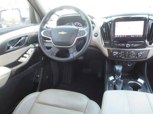 Certified 2023 Chevrolet Traverse Premier FWD image 13
