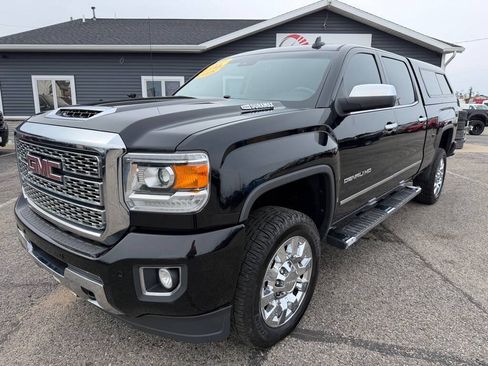 Used 2018 GMC Sierra 2500 Denali AWD/4WD image 1