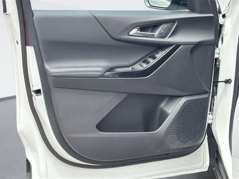 Used 2025 Chevrolet Equinox LT FWD image 17