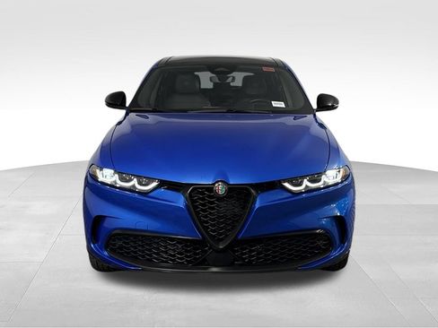 Used 2024 Alfa Romeo Tonale Veloce w/ Premium Interior Package AWD/4WD image 12