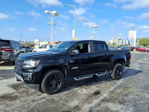 Used 2022 Chevrolet Colorado Z71 w/ Z71 Midnight Edition image 4