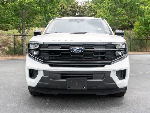 Used 2025 Ford Expedition Active RWD image 5