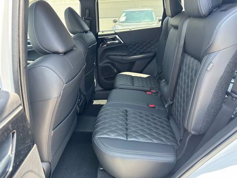 New 2025 Mitsubishi Outlander SEL FWD image 12