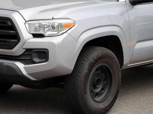 Used 2017 Toyota Tacoma 4x4 Double Cab image 6