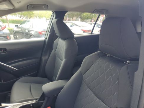 Certified 2025 Toyota Corolla Cross LE FWD image 17