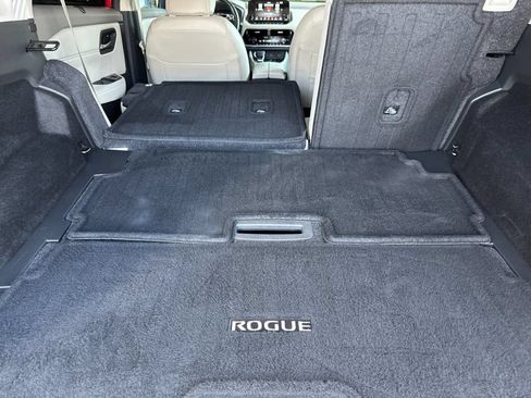 Used 2023 Nissan Rogue SL w/ SL Premium Package FWD image 14