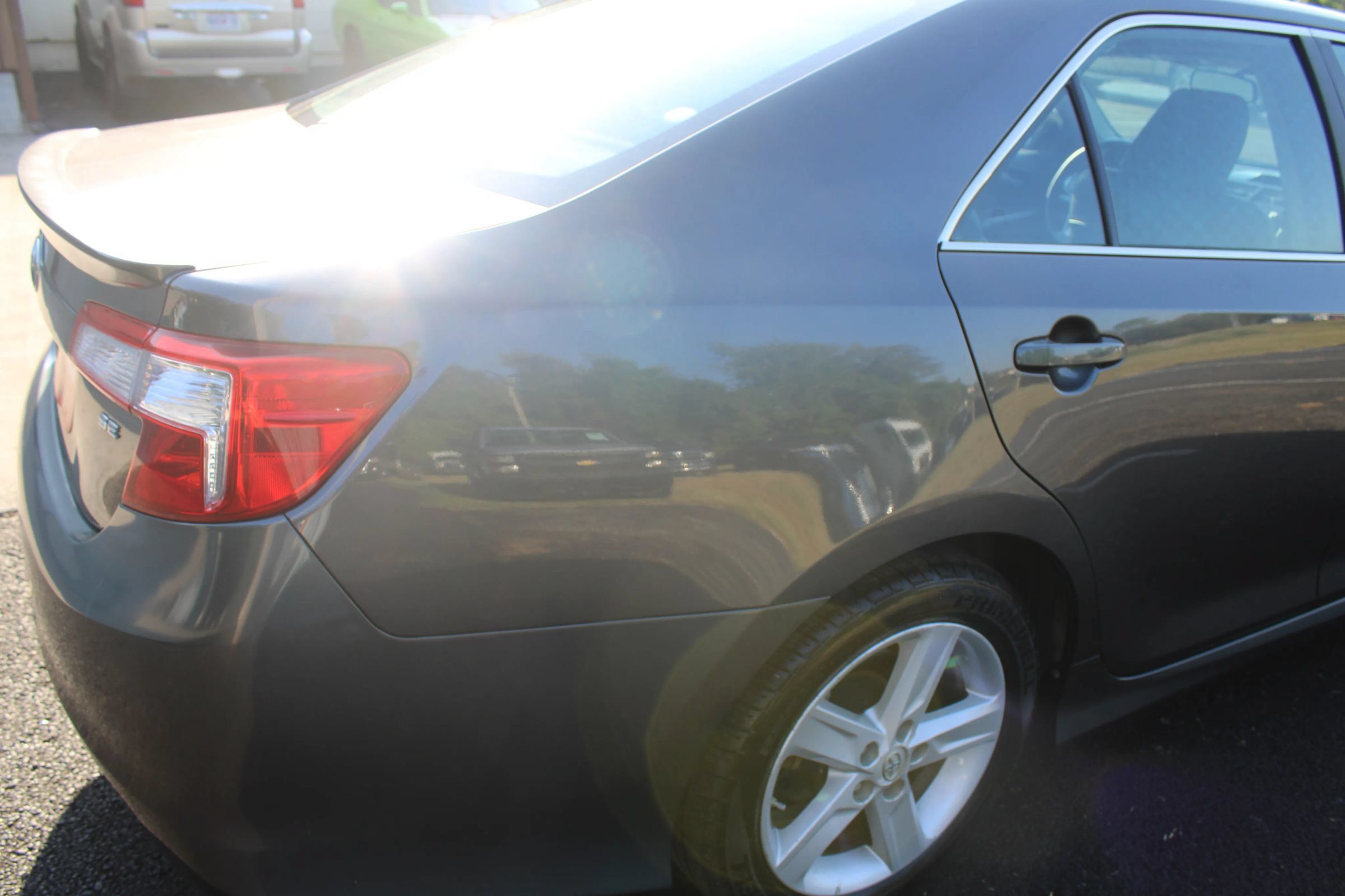 Used 2013 Toyota Camry SE FWD image 9