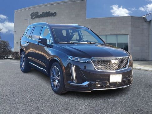 New 2025 Cadillac XT6 Premium Luxury w/ Technology Package image 2