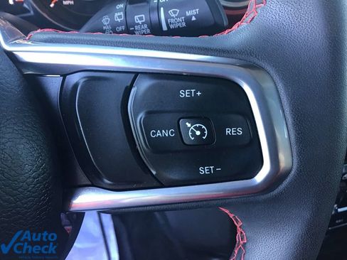 Used 2023 Jeep Wrangler Unlimited Rubicon image 32