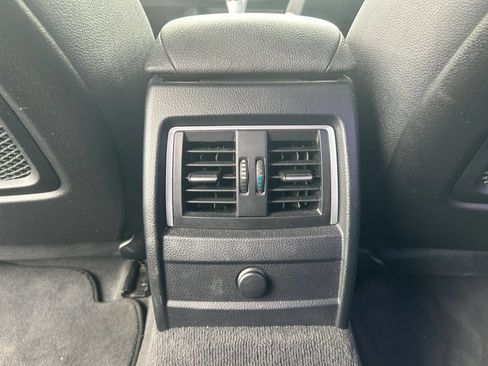 Used 2018 BMW 320i Sedan RWD image 16