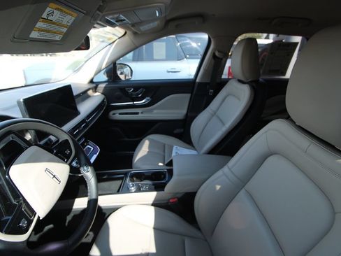 Used 2025 Lincoln Corsair FWD image 16