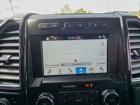 Used 2017 Ford F250 Lariat w/ Lariat Ultimate Package AWD/4WD image 32