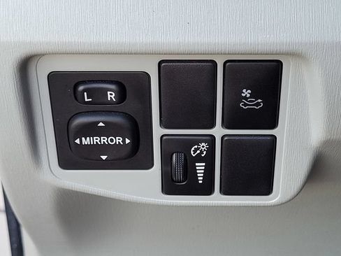 Used 2010 Toyota Prius Five FWD image 32