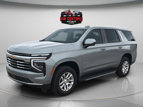 Used 2025 Chevrolet Tahoe LT RWD image 3