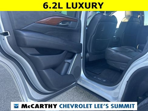 Used 2019 Cadillac Escalade Luxury image 29