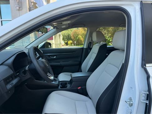 Used 2023 Honda CR-V LX image 3