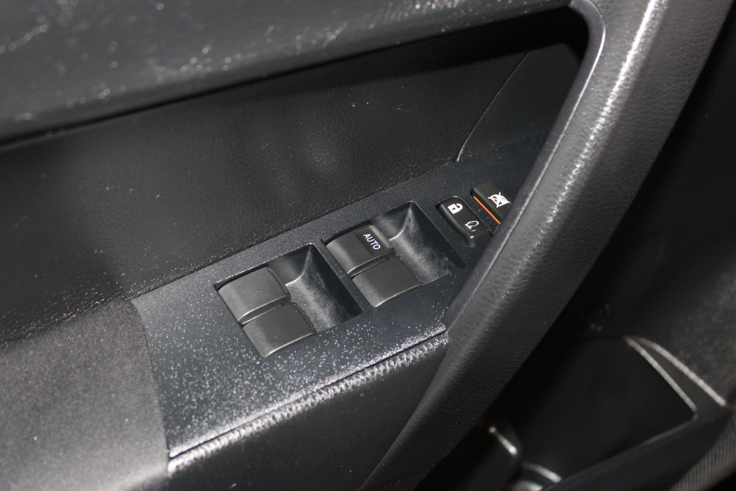 Used 2016 Toyota Corolla L FWD image 9