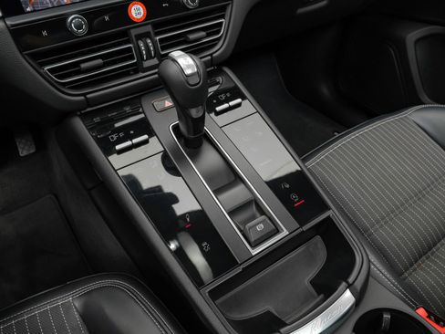 Used 2023 Porsche Macan Turbo AWD/4WD image 29