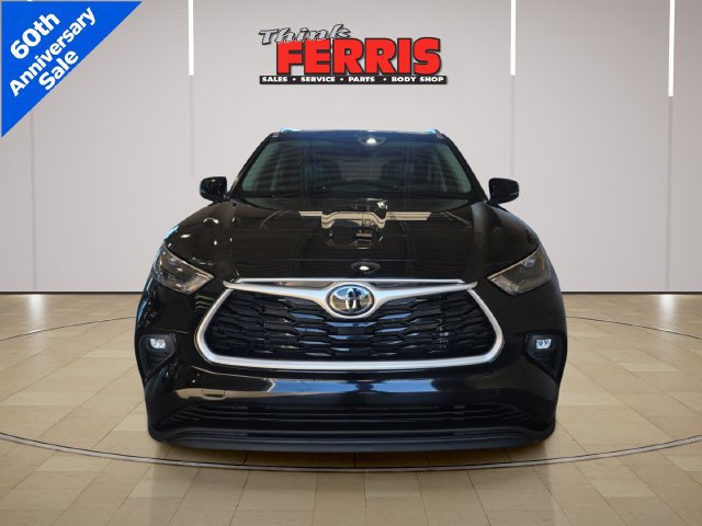 Used 2022 Toyota Highlander XLE AWD/4WD image 8