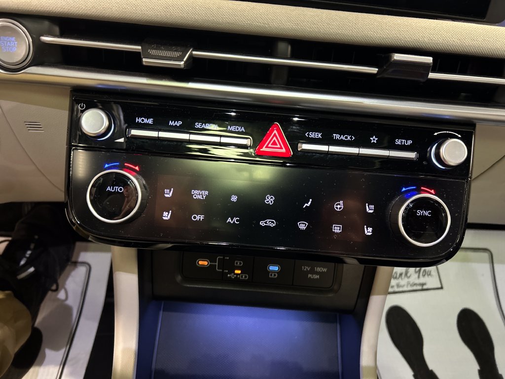 Used 2025 Hyundai Tucson Limited AWD/4WD image 17