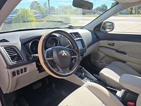 Used 2018 Mitsubishi Outlander Sport ES image 13