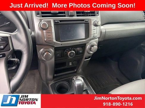 Used 2017 Toyota 4Runner SR5 Premium image 13