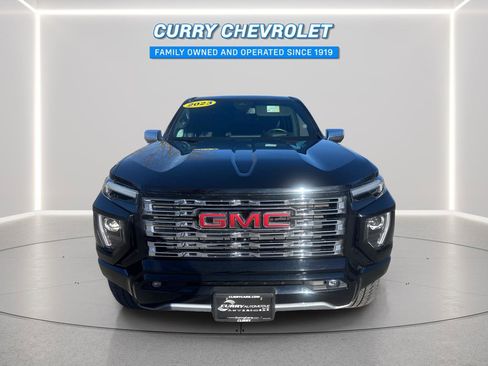 Used 2023 GMC Canyon Denali image 3