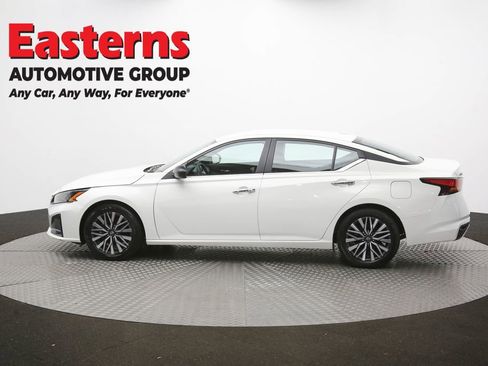 Used 2025 Nissan Altima 2.5 SV FWD image 60