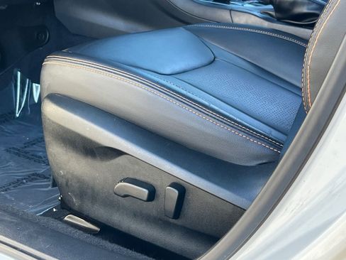 Certified 2022 Subaru Crosstrek 2.5i Limited w/ Moonroof Package 2 image 19