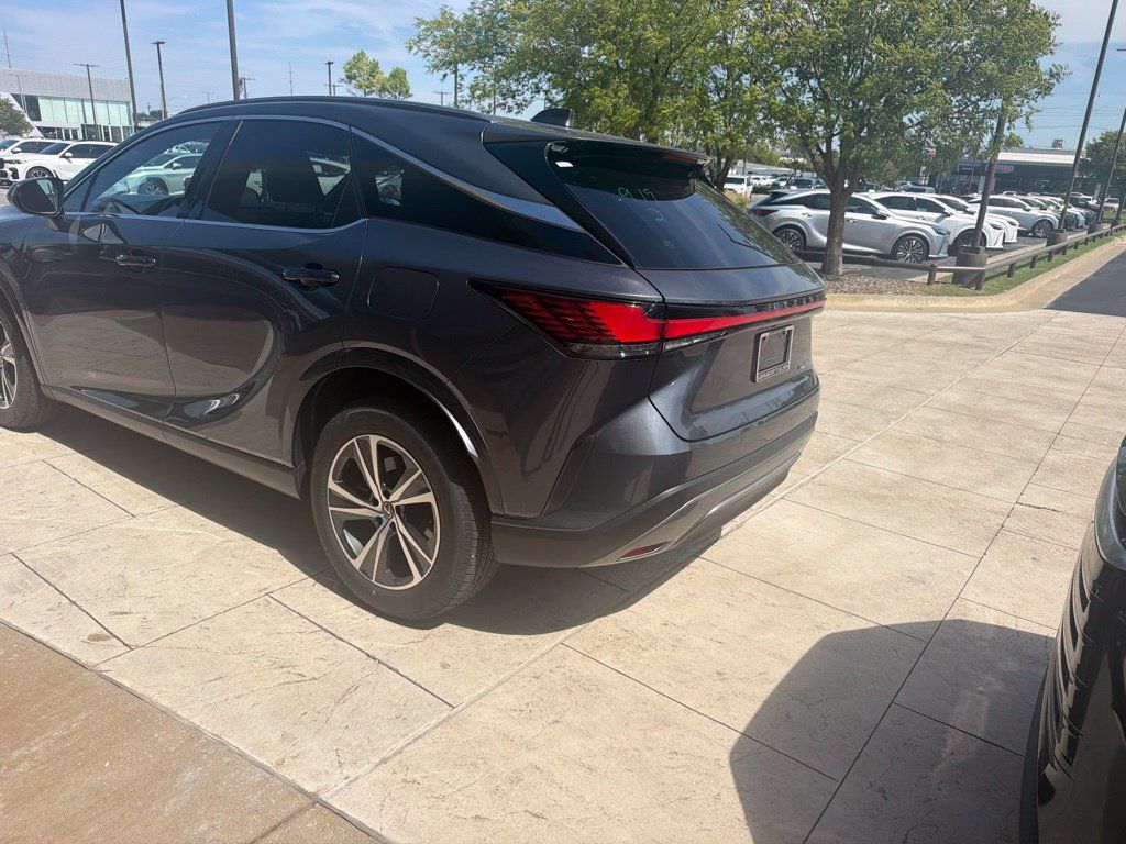 Used 2025 Lexus RX 350 Premium w/ Accessory Package (Z1) FWD image 4