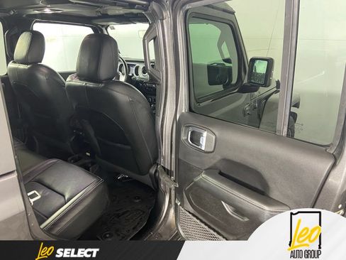 Used 2022 Jeep Gladiator Overland w/ Popular Equipment Package AWD/4WD image 21
