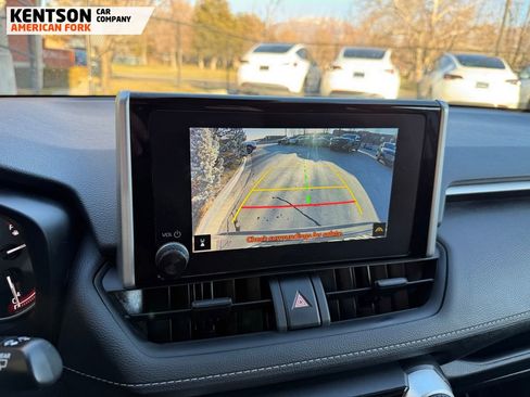 Used 2025 Toyota RAV4 XLE image 28