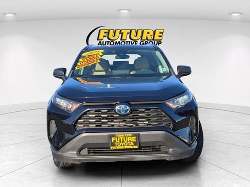Certified 2021 Toyota RAV4 LE AWD/4WD image 2