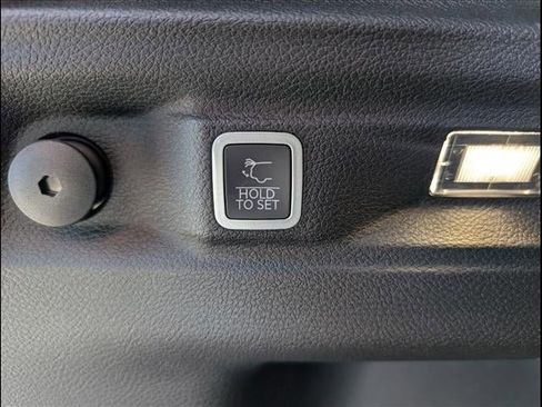 New 2025 Jeep Grand Cherokee L Limited w/ Luxury Tech Group II image 21