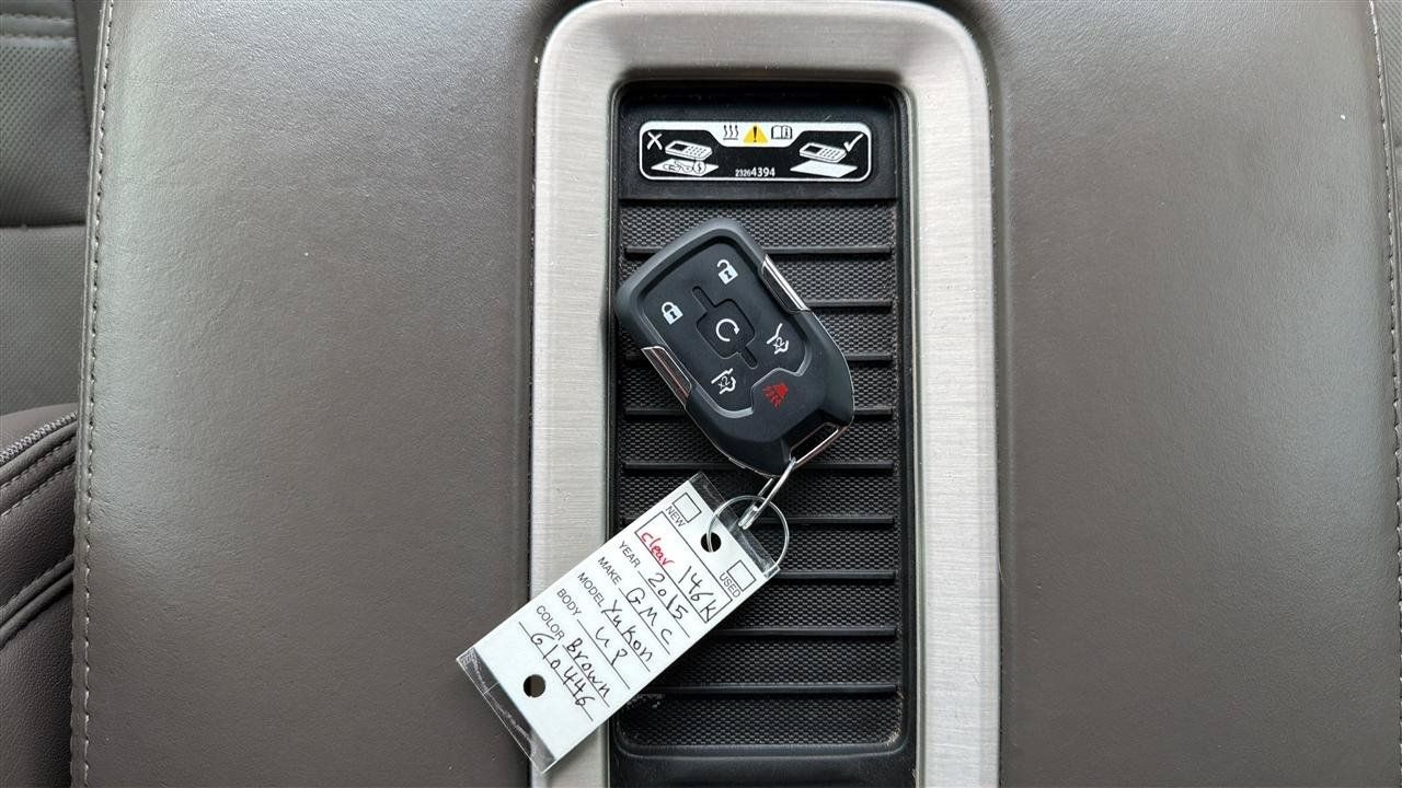 Used 2015 GMC Yukon XL Denali w/ Premium Package AWD/4WD image 27