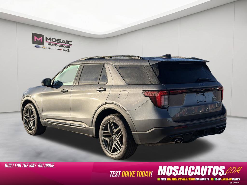 Used 2025 Ford Explorer ST AWD/4WD image 5
