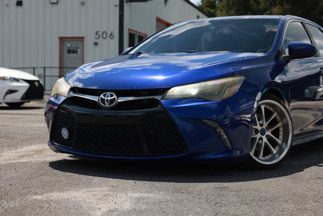 Used 2015 Toyota Camry SE FWD image 24