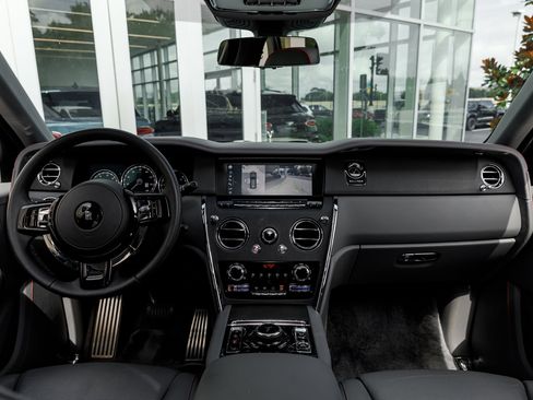 Certified 2023 Rolls-Royce Cullinan image 34