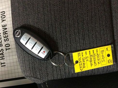 Used 2022 Nissan Rogue SV image 33