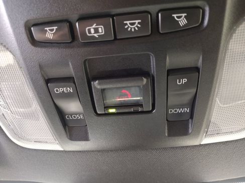 Used 2022 Toyota Corolla XSE FWD image 31