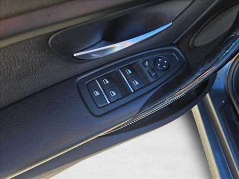 Used 2018 BMW 320i Sedan image 14