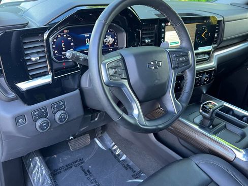 Used 2025 Chevrolet Silverado 1500 LT Trail Boss w/ LT Trail Boss Premium Package AWD/4WD image 26