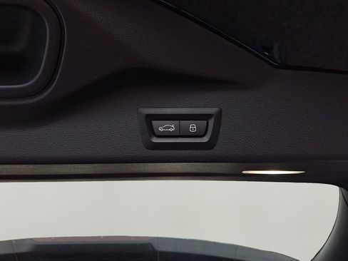 Used 2024 BMW X5 xDrive50e image 30