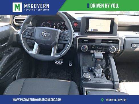 Used 2025 Toyota Tacoma TRD Sport AWD/4WD image 17