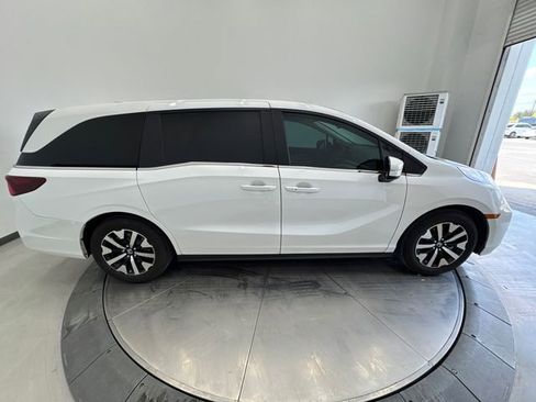 Used 2025 Honda Odyssey EX-L image 14